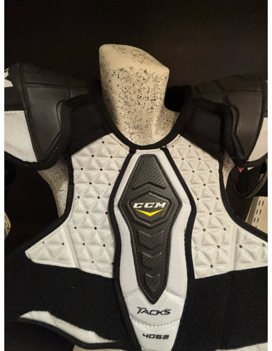 CCM TACKS 4052 AXELSKYDD SR SMALL